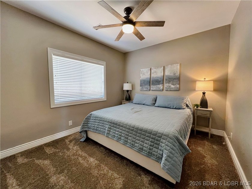 Spectacular views, incredible location, move-in ready, updated - photo 36