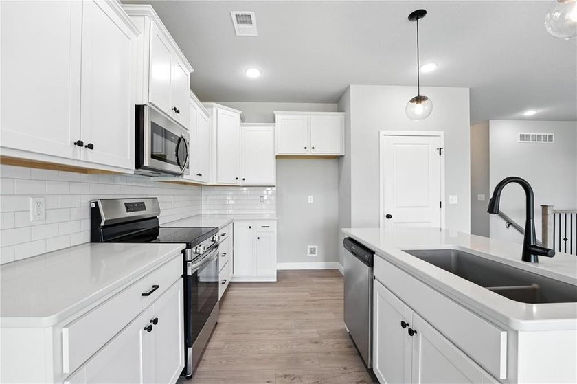 The Graysen by Ashlar Homes is a beautifully designed straight - photo 9