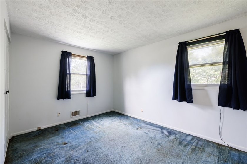 Welcome to 28 Jamee Lane, located on a quiet neighborhood street - photo 12