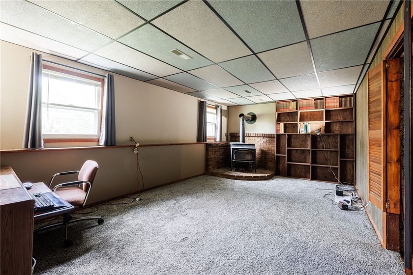 Welcome to 28 Jamee Lane, located on a quiet neighborhood street - photo 15