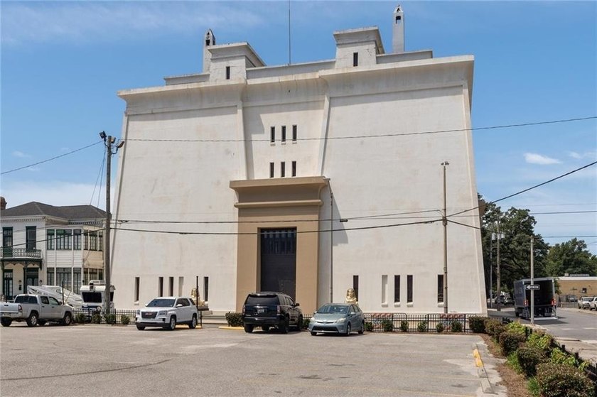 The Temple of Mobile is an iconic downtown structure that has - photo 20
