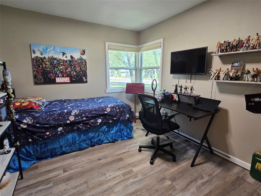 Beautifully updated and thoughtfully maintained, this three - photo 21