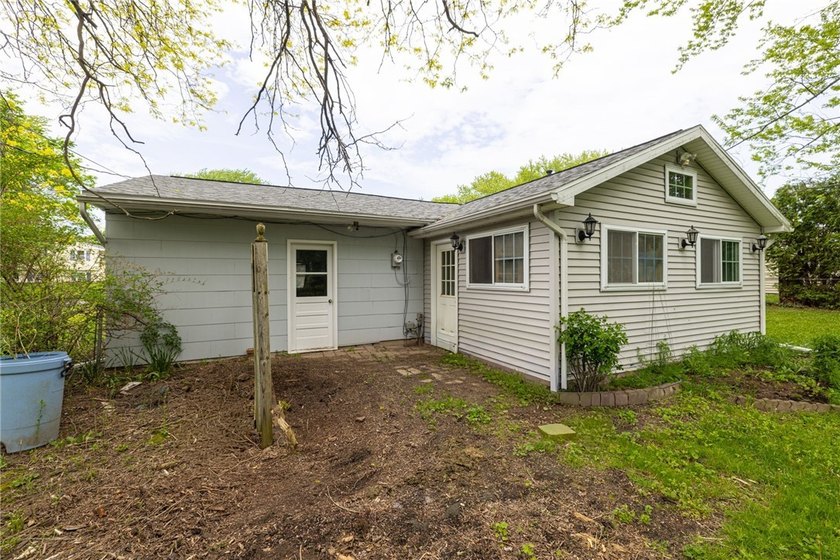 Welcome to 28 Jamee Lane, located on a quiet neighborhood street - photo 23