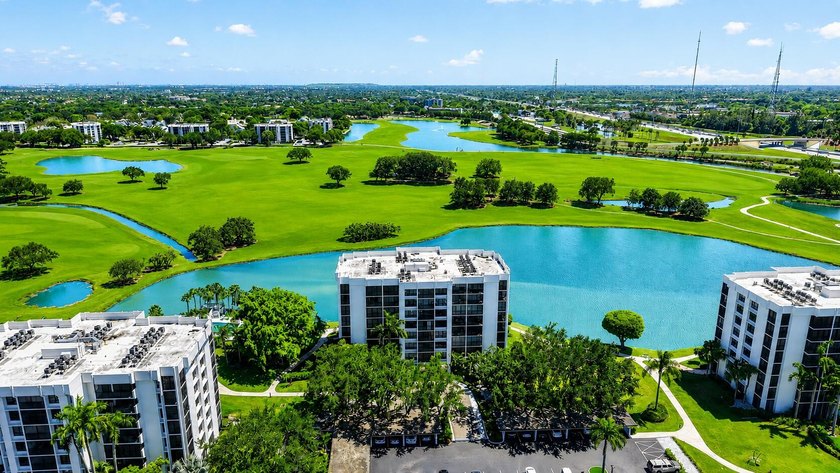 Rare Chance to own this UNRIVALED newly renovated large 2,126 - photo 2