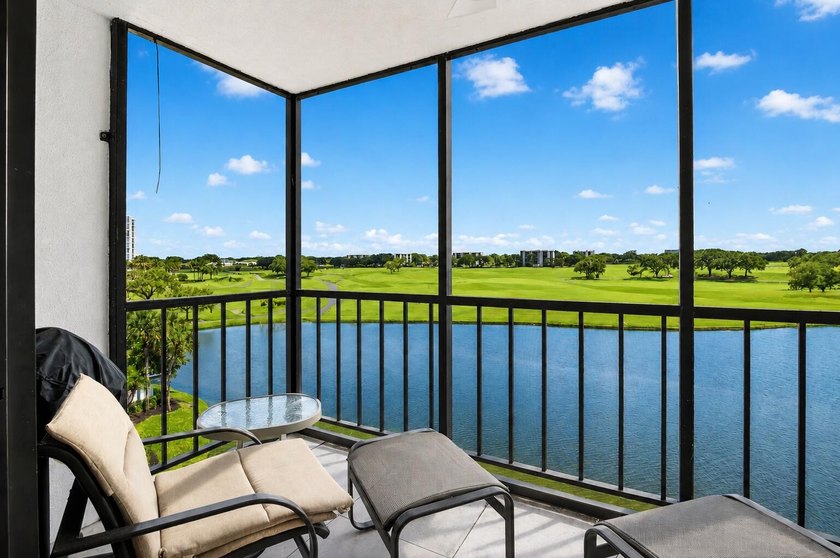 Rare Chance to own this UNRIVALED newly renovated large 2,126 - photo 5