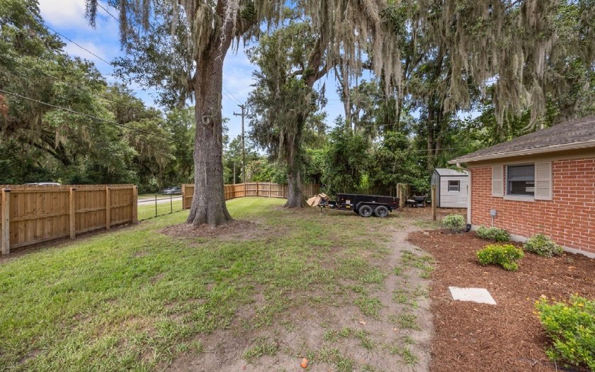 This beautifully maintained and updated home was completely - photo 7