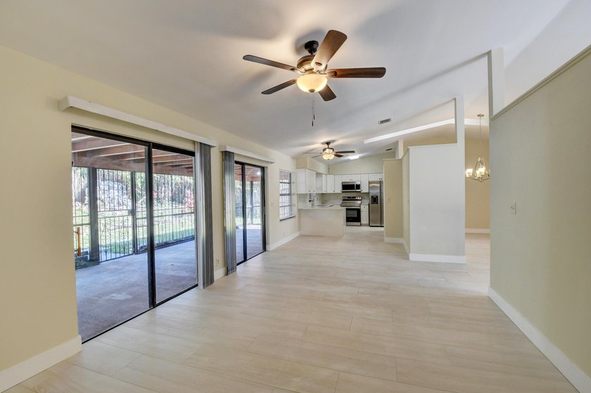 Discover this beautifully renovated 4-bedroom, 2-bathroom - photo 15