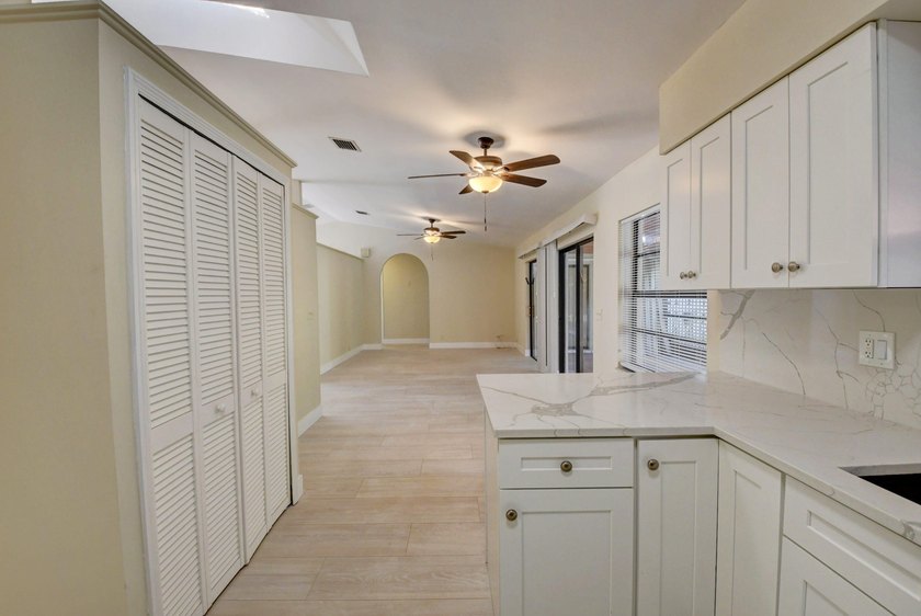 Discover this beautifully renovated 4-bedroom, 2-bathroom - photo 21