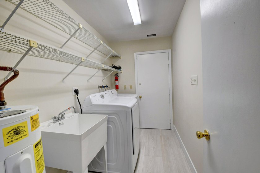 Discover this beautifully renovated 4-bedroom, 2-bathroom - photo 22