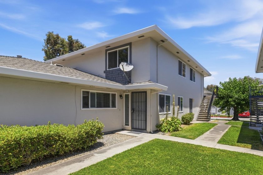 Move-in ready and completely turn-key, this beautifully - photo 27