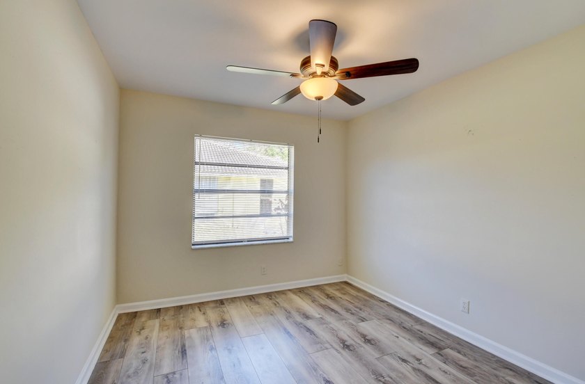 Discover this beautifully renovated 4-bedroom, 2-bathroom - photo 29