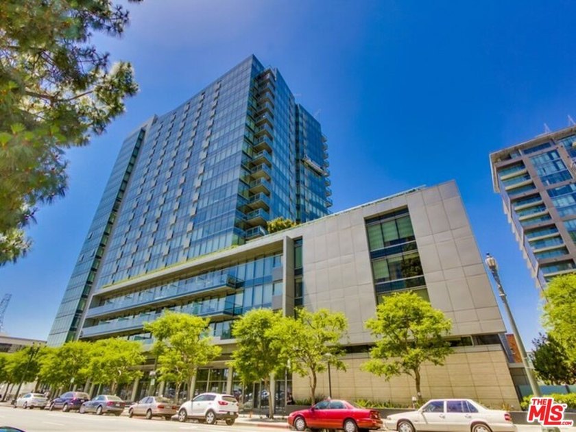 Exceptional opportunity to own a luxury 1-bedroom residence at - photo 38