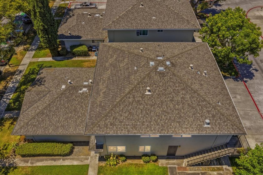 Move-in ready and completely turn-key, this beautifully - photo 41