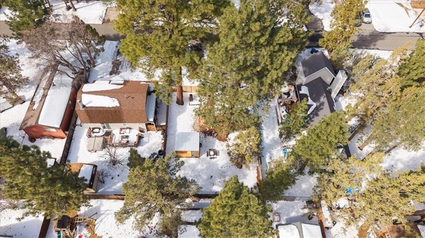 Whether you're looking for your own mountain getaway, a - photo 37