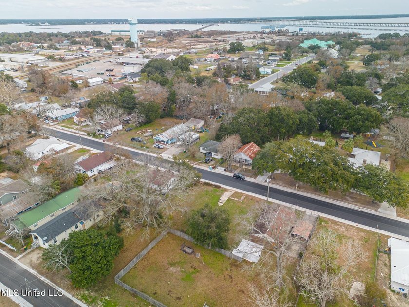 Prime opportunity in Biloxi, MS! This rare double lot is cleared - photo 13