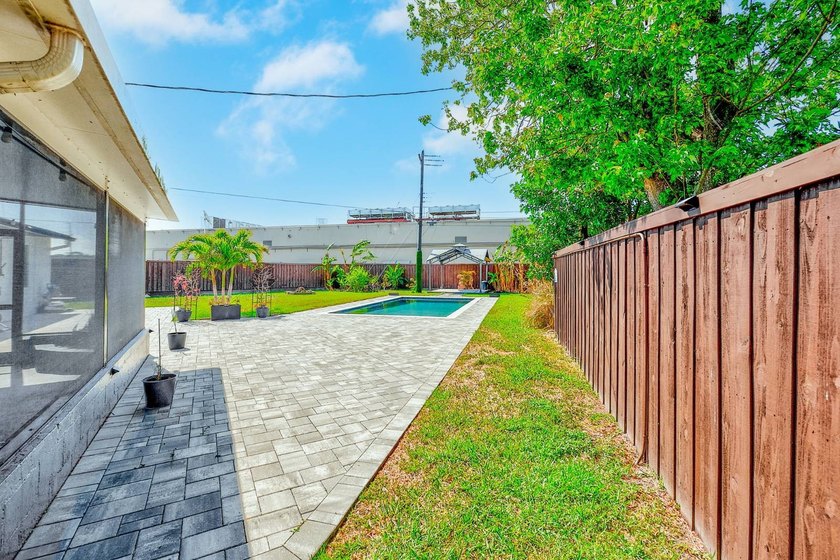 NEW PRICE! Pool home featuring a brand new pool, oversized - photo 33