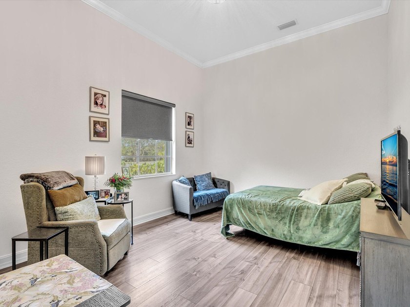 PRICE REDUCTION !! MAGNIFICENT HOME ON OVERSIZED CORNER LOT - photo 46