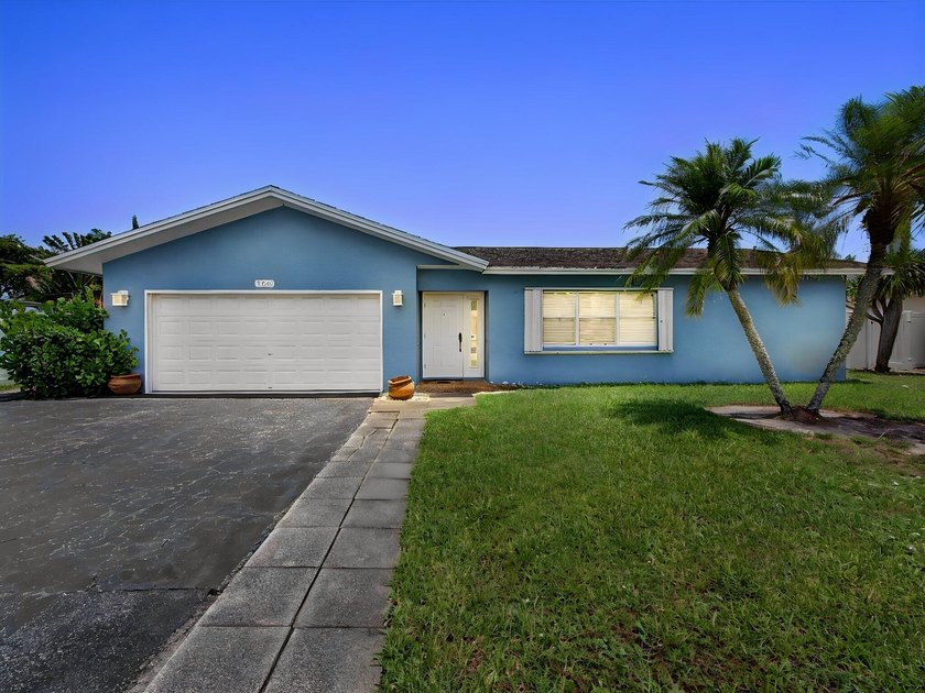 Located just minutes from Town Center Mall and top-rated schools - photo 3