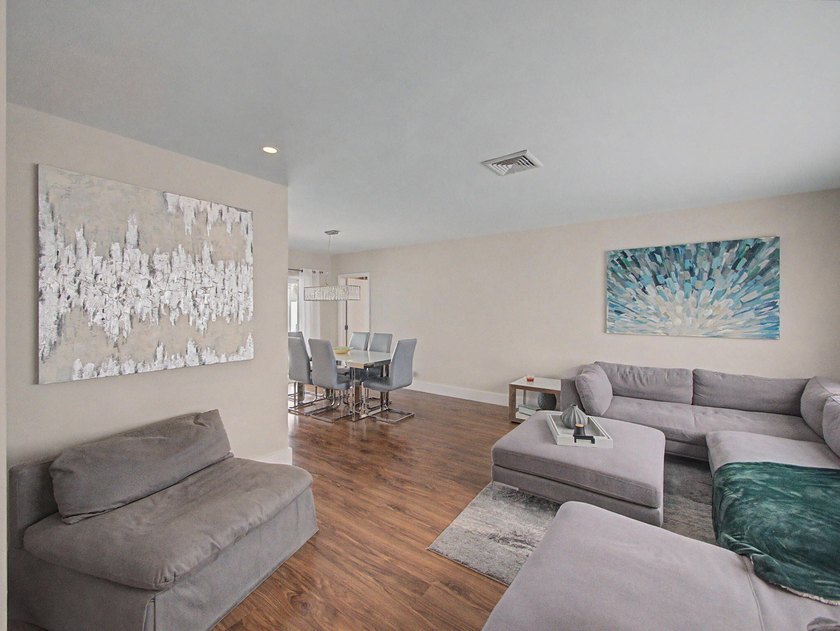 Located just minutes from Town Center Mall and top-rated schools - photo 5