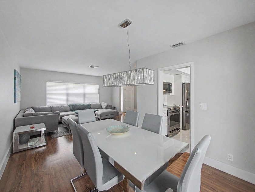 Located just minutes from Town Center Mall and top-rated schools - photo 9