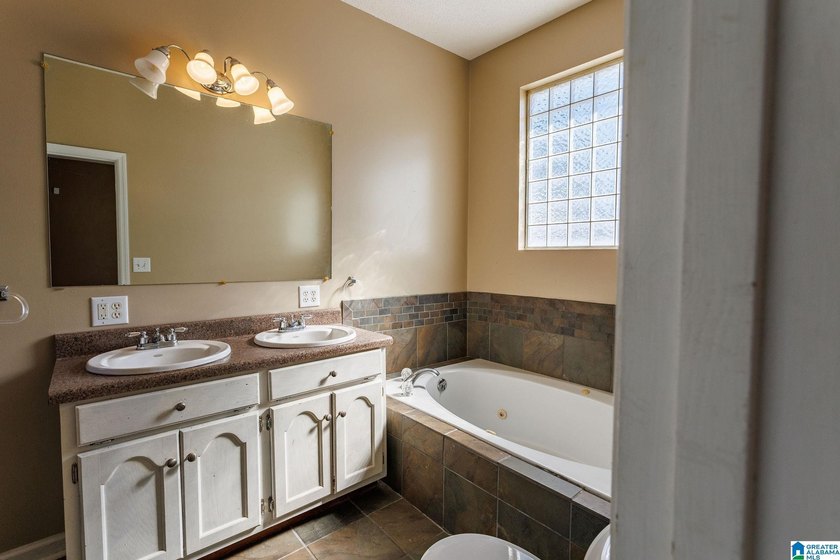 Charming 1900's home offering 5 bedrooms and 3.5 bathrooms with - photo 21