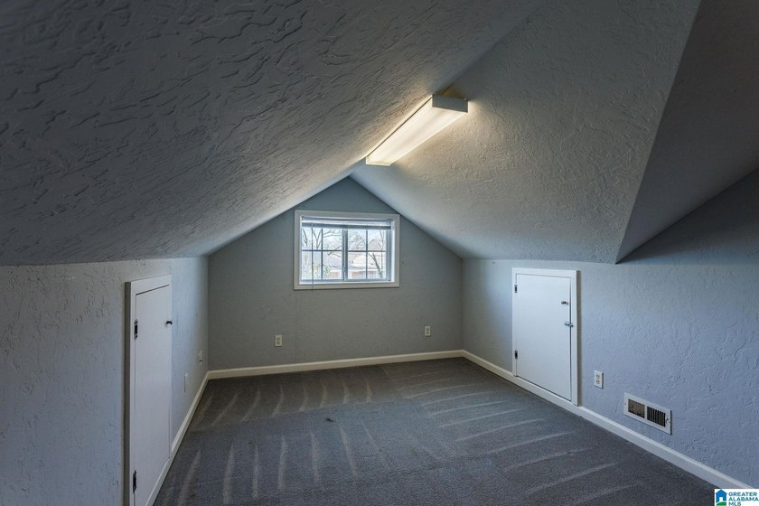 Charming 1900's home offering 5 bedrooms and 3.5 bathrooms with - photo 34