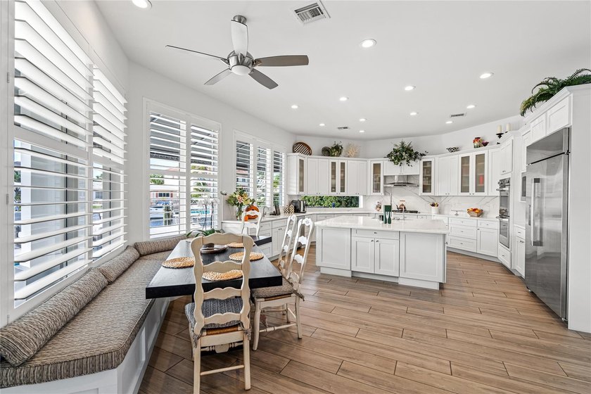 Coastal-Inspired Deepwater Estate sited one lot off the - photo 9