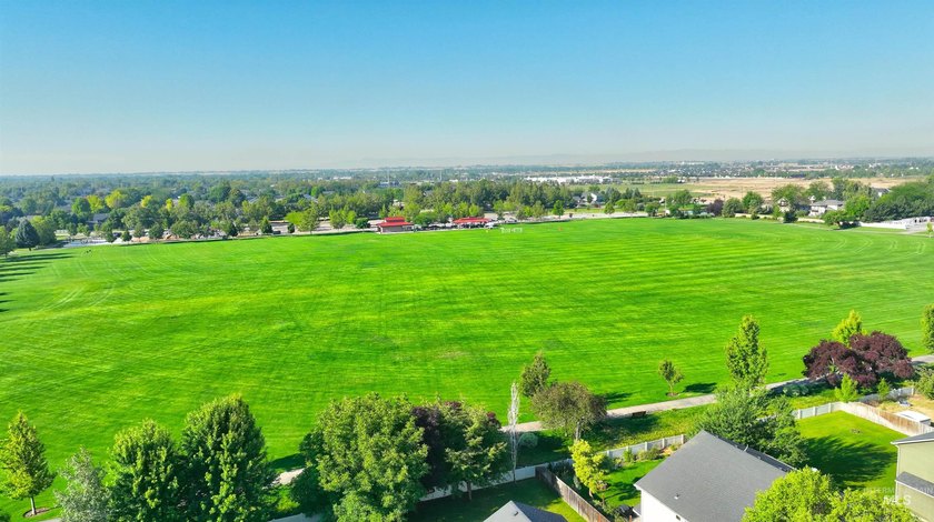 Nestled in Northwest Meridian, this updated home blends space - photo 22
