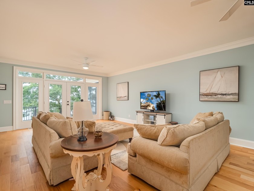 The Lake Murray home you've been waiting for is now on the - photo 4