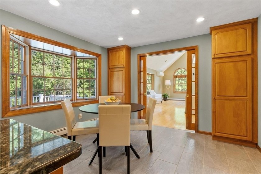 PRIVACY, SPACE &amp; LOCATION! Stunning 4BR Colonial on a private - photo 14