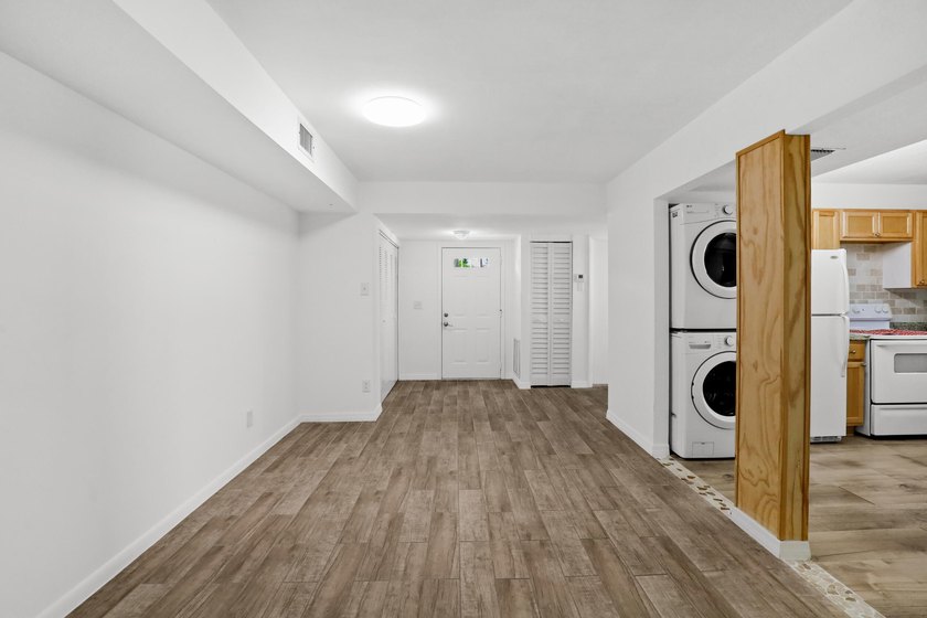 JUST REDUCED BY $10,000 Exceptional Value! Move-in ready - photo 5