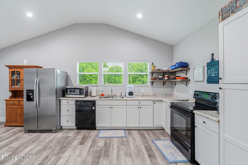 Charming One Level Home with Exceptional Curb Appeal! Welcome - photo 17
