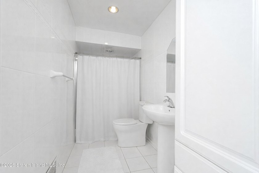Welcome to 52 Vineland Avenue located in Huguenot. Spacious &amp; - photo 17