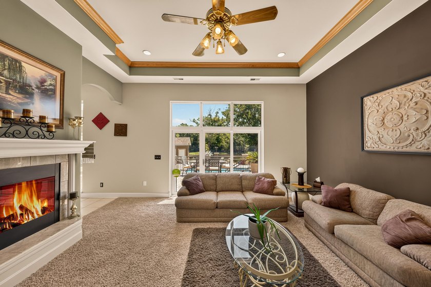 Welcome to a one-of-a-kind private retreat where luxury - photo 10