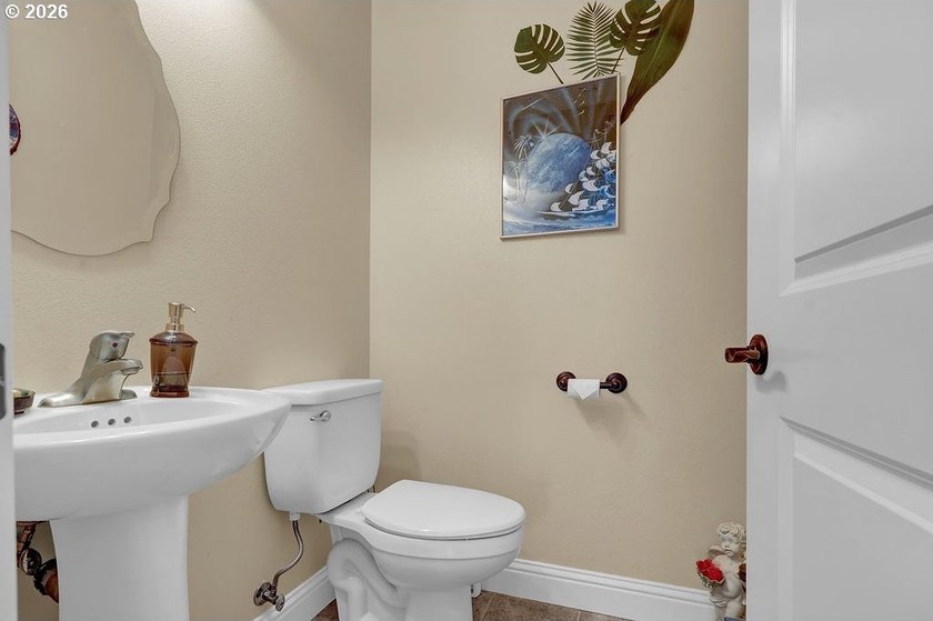 Well-maintained, charming townhome in Oyster Cove with a - photo 20