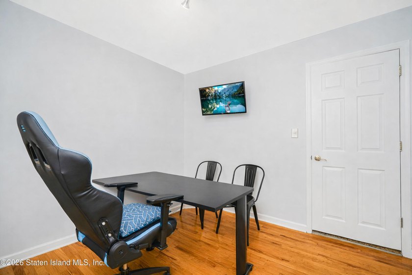 Welcome to 52 Vineland Avenue located in Huguenot. Spacious &amp; - photo 21