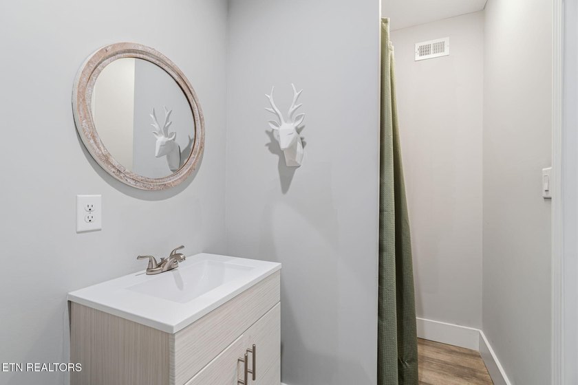 Charming One Level Home with Exceptional Curb Appeal! Welcome - photo 23