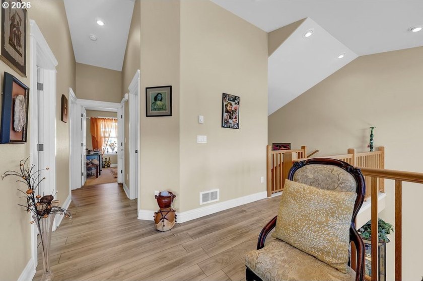 Well-maintained, charming townhome in Oyster Cove with a - photo 23