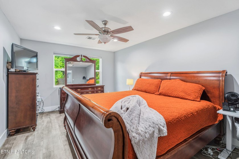 Charming One Level Home with Exceptional Curb Appeal! Welcome - photo 25