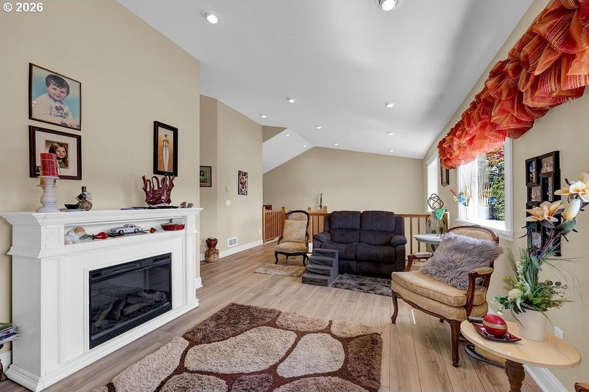 Well-maintained, charming townhome in Oyster Cove with a - photo 25
