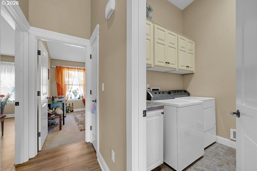 Well-maintained, charming townhome in Oyster Cove with a - photo 26