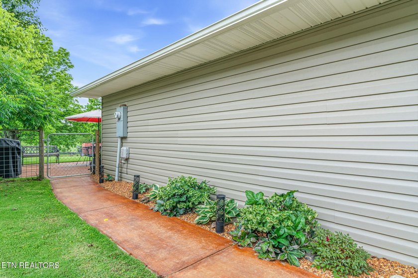 Charming One Level Home with Exceptional Curb Appeal! Welcome - photo 32