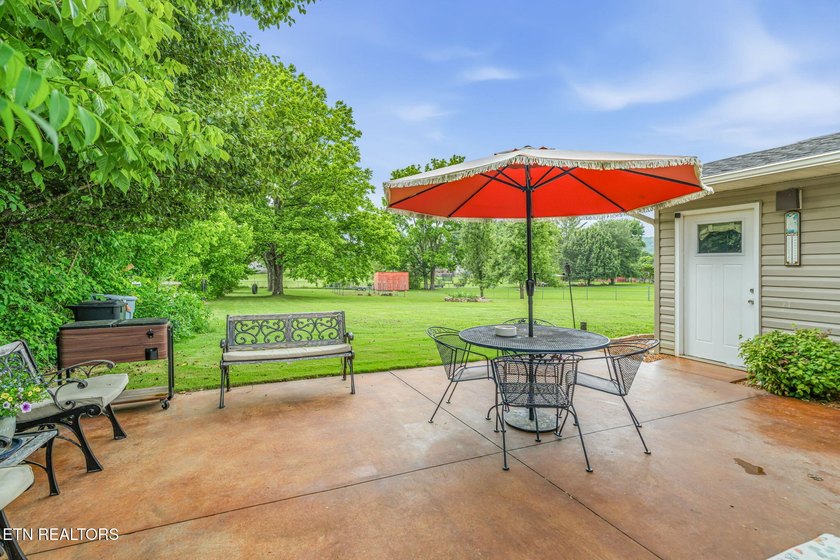 Charming One Level Home with Exceptional Curb Appeal! Welcome - photo 33
