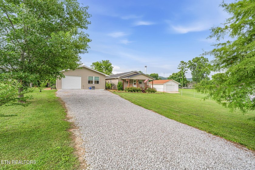 Charming One Level Home with Exceptional Curb Appeal! Welcome - photo 45