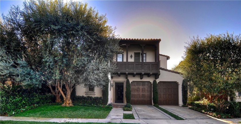 Enjoy unobstructed 180 degree panoramic ocean views from nearly - photo 4