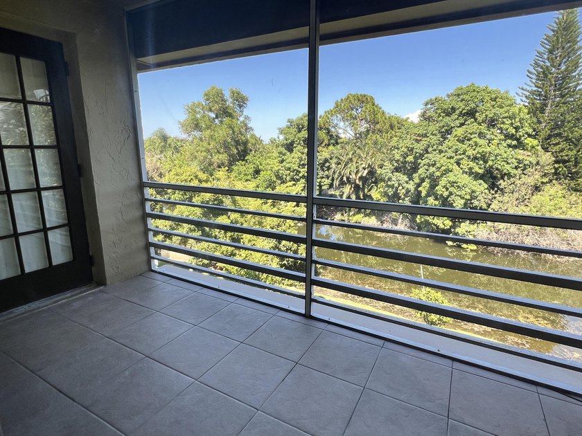Beautifully renovated and currently leased through March 2027 - photo 14
