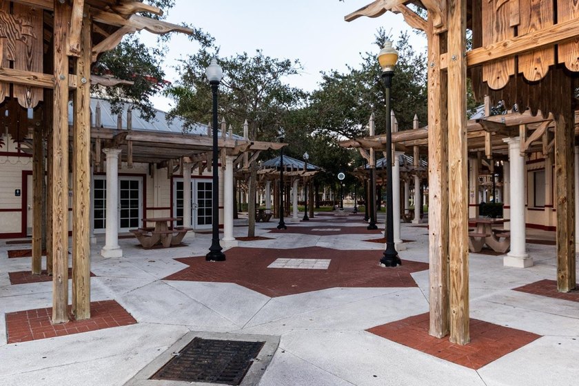 Beautifully renovated and currently leased through March 2027 - photo 19