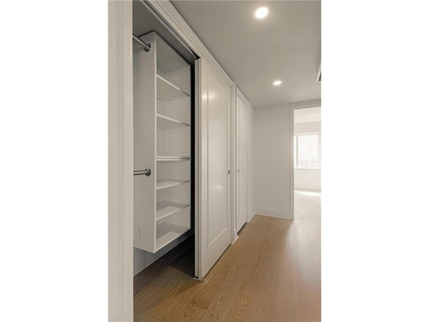 WOW! What a deal!!! Appx 1100 square foot, 2 bedroom, 2 full - photo 22