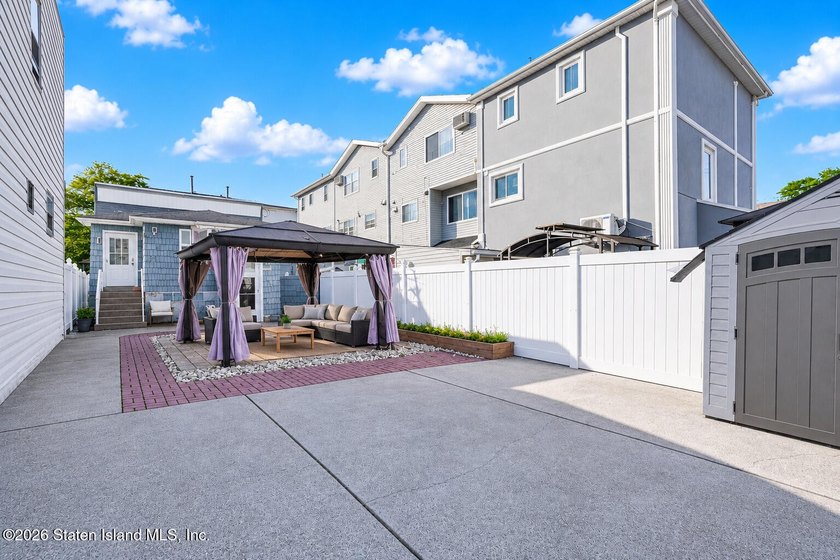 Welcome to 255 Saint Marys Ave convenient located. just 5 - photo 23