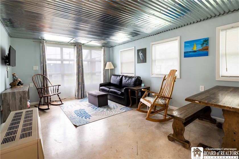Here's your chance to jump on a rare opportunity in the lively - photo 26
